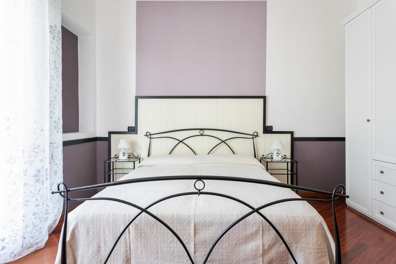 Santa Chiara Apartment By Myhomeincomo Exteriör bild
