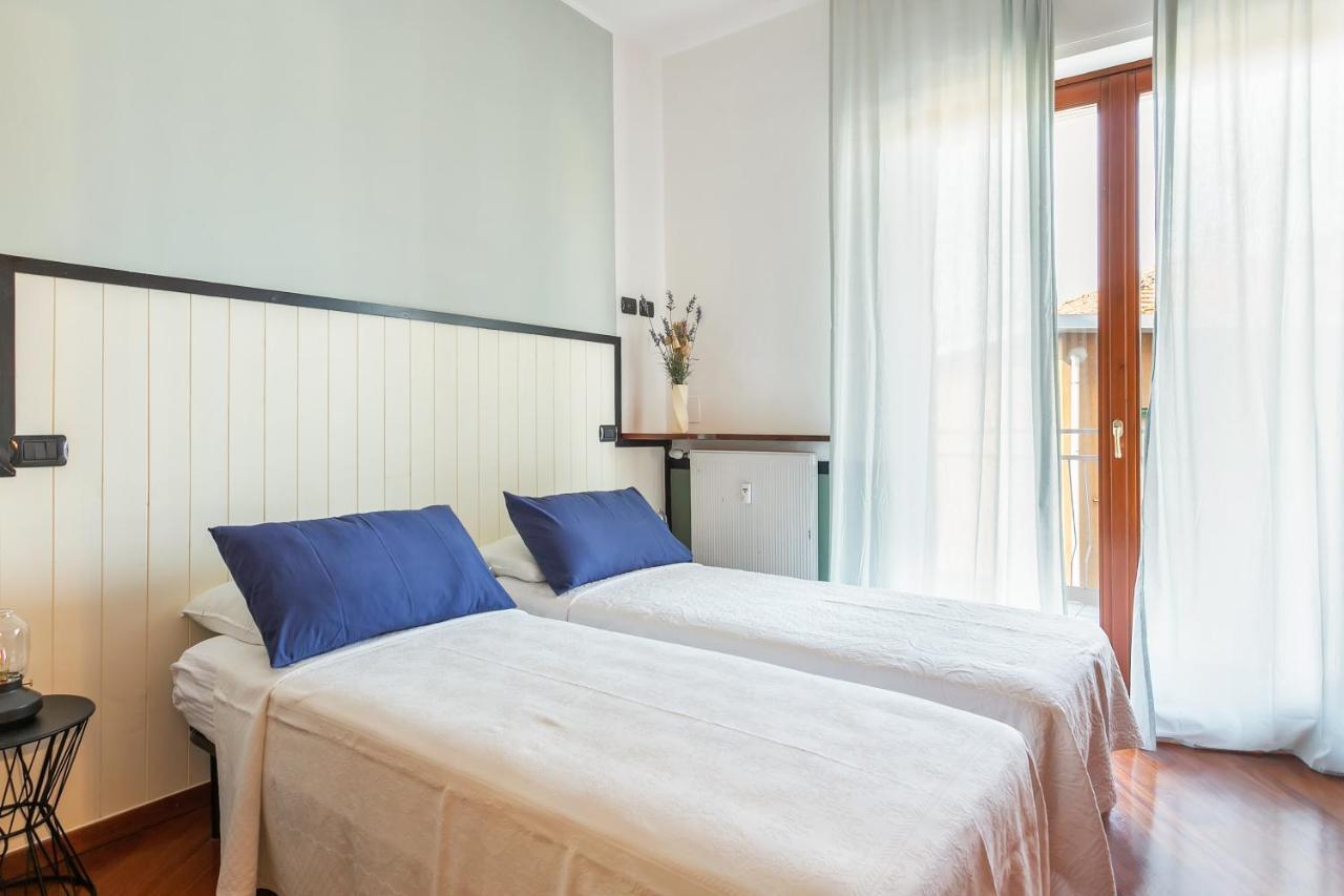Santa Chiara Apartment By Myhomeincomo Exteriör bild